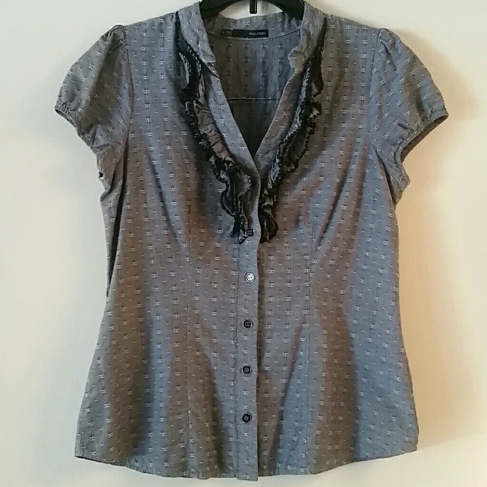 Gray and black short sleeve blouse